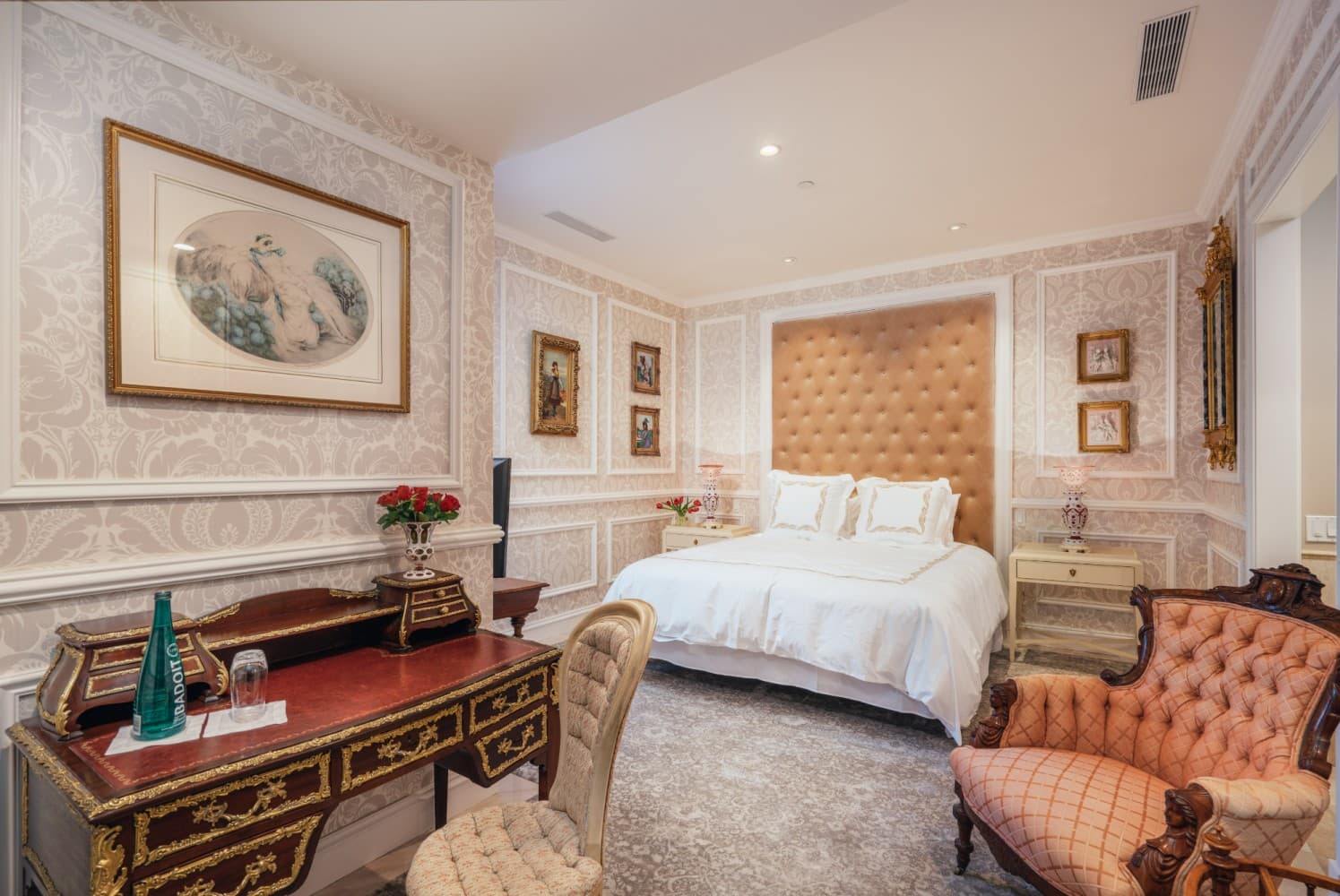 The Champagne Suite — photograph 2