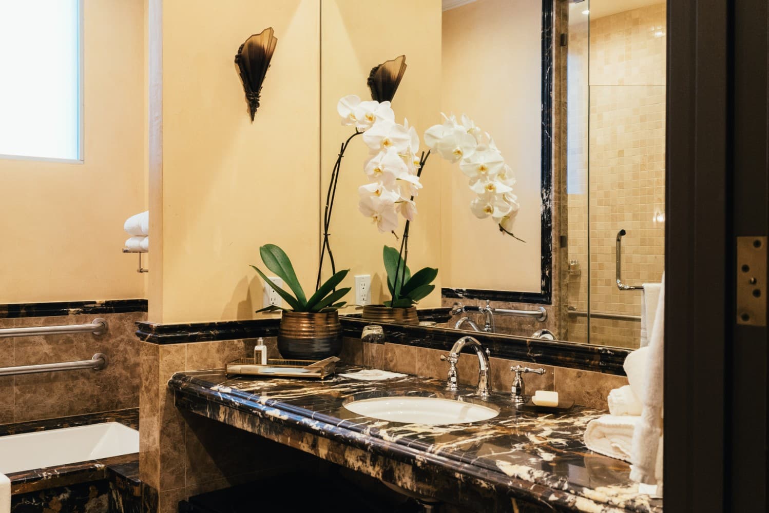 Superior Queen Room — photograph 4